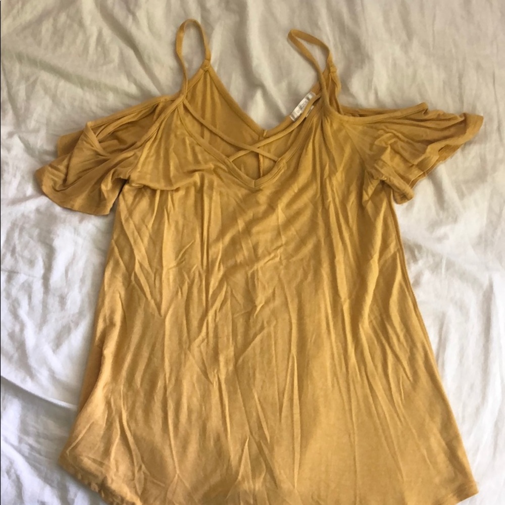 Open shoulder top